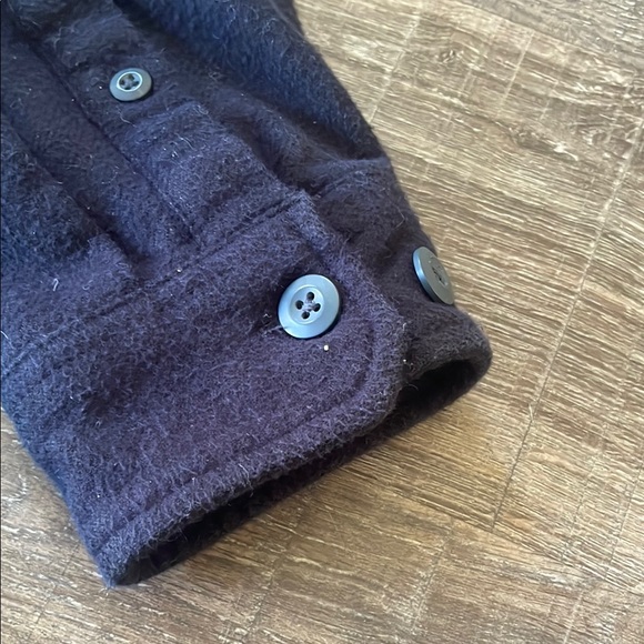 Mountain Hardware Black Button-Up Shirt/Over-shirt. Sz Medium. - Picture 9 of 9